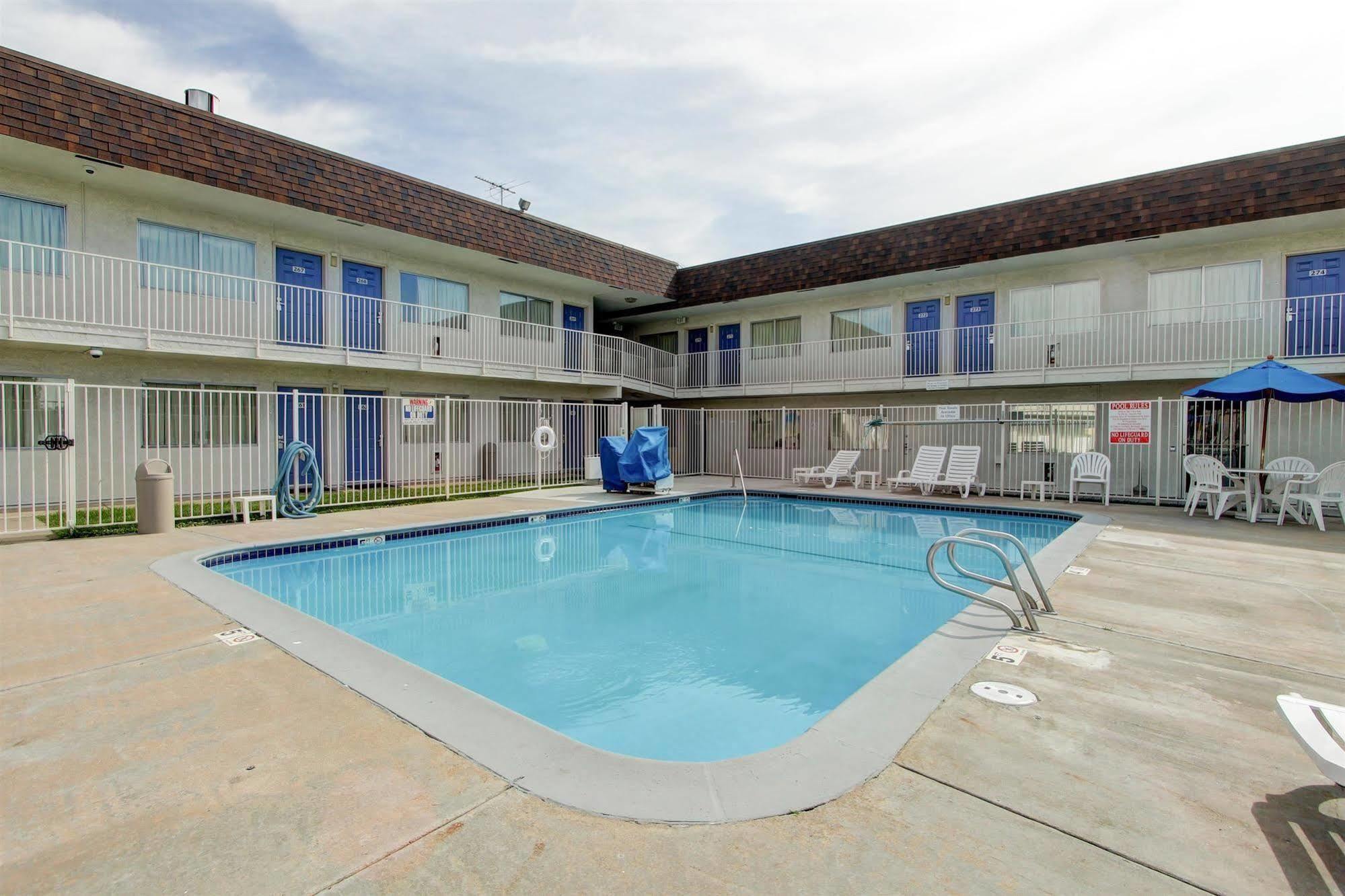 Motel 6-Denver, Co - Airport Экстерьер фото